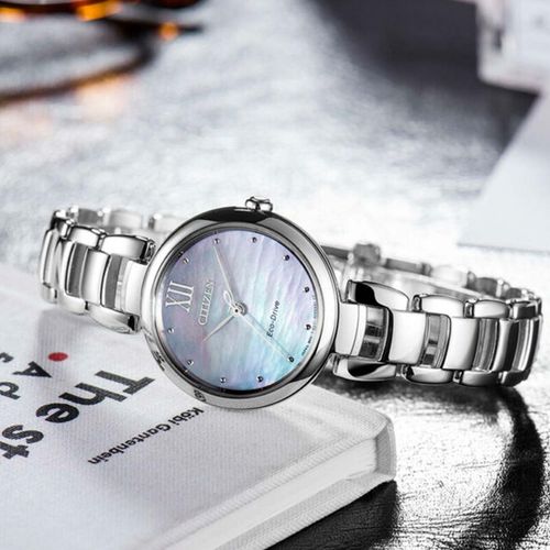 Reloj Citizen EcoDrive Analog para mujer EM053081D