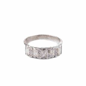 Anillo Carmín de Plata Baguette Praga con Cristal Blanco